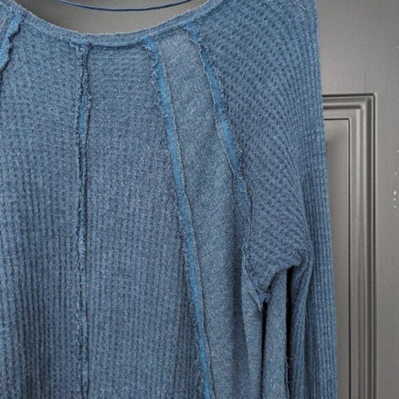 Free People Catalina blue thermal oversized long sleeved top size Small - Picture 9 of 9